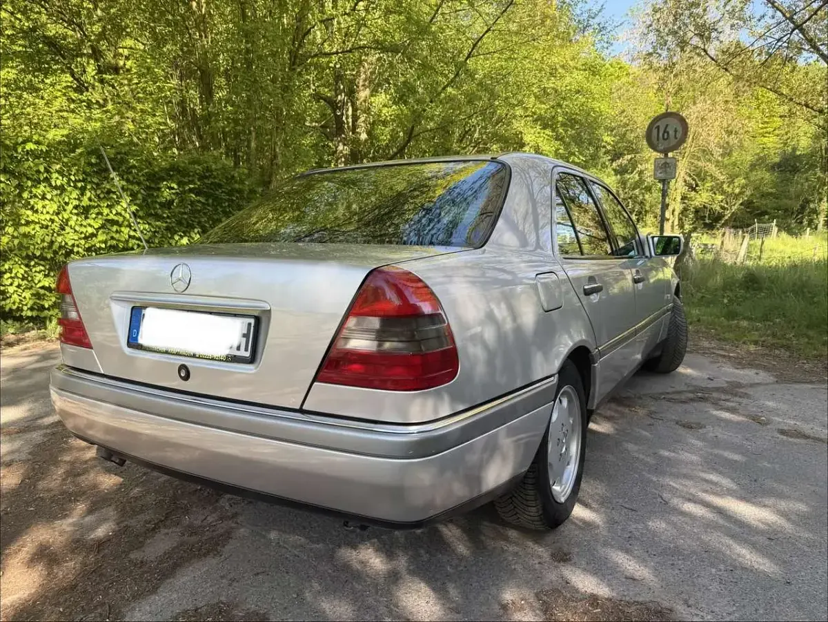 Gebraucht Mercedes C280 193 PS (141 kW) 1996 Silber Limousine