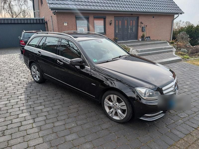 Gebraucht Mercedes C200 Avantgarde 136 PS (100 kW) 2012 Schwarz Kombi