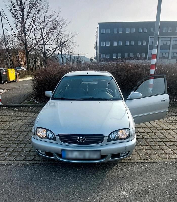 Gebraucht Toyota Corolla 110 PS (80 kW) 2001 Silber Coupé