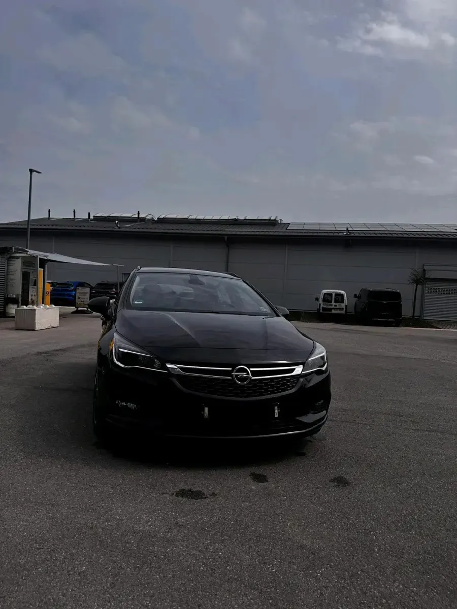Gebraucht Opel Astra 95 PS (69 kW) 2016 Schwarz Kombi
