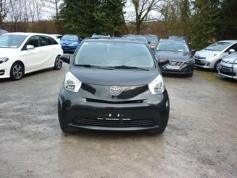 Gebraucht Toyota iQ Basis 90 PS (66 kW) 2009 Schwarz Kleinwagen