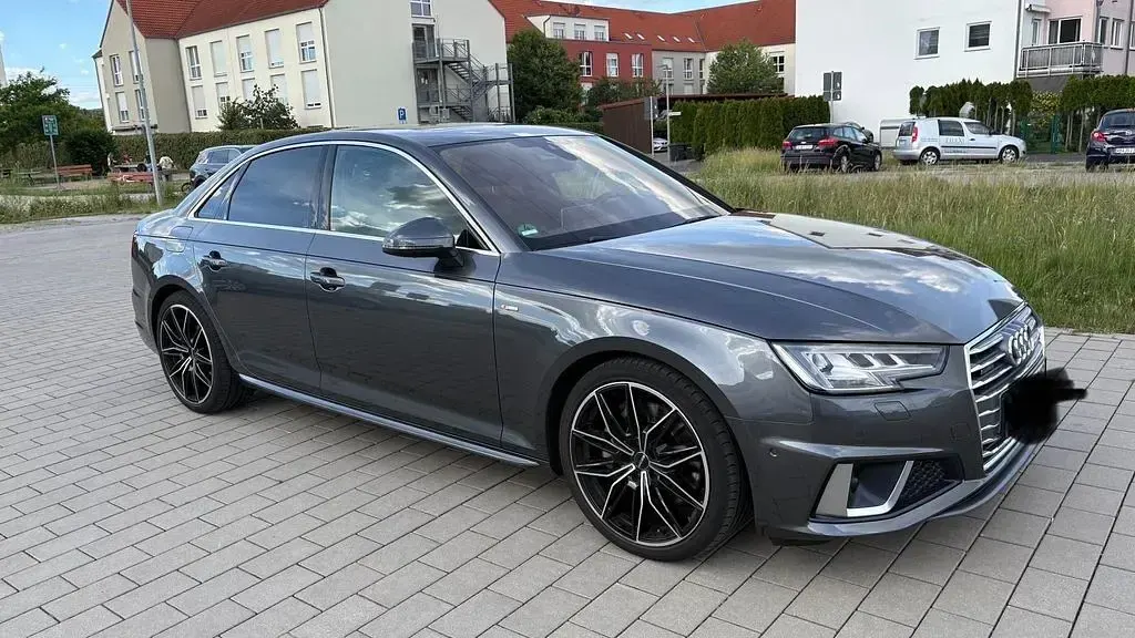 Gebraucht Audi A4 S-Line 231 PS (169 kW) 2019 Grau Limousine