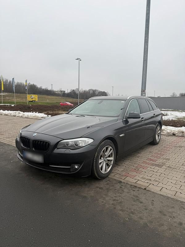 Gebraucht BMW 520 Comfort Edition 184 PS (135 kW) 2011 Schwarz Kombi