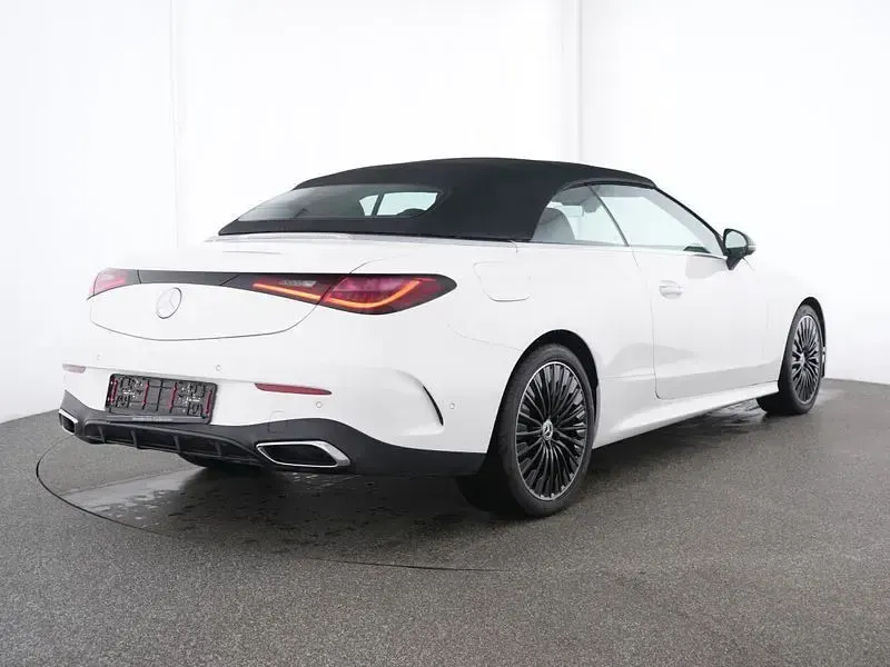 Gebraucht Mercedes CLE200 AMG 204 PS (150 kW) 2025 Weiß Cabrio