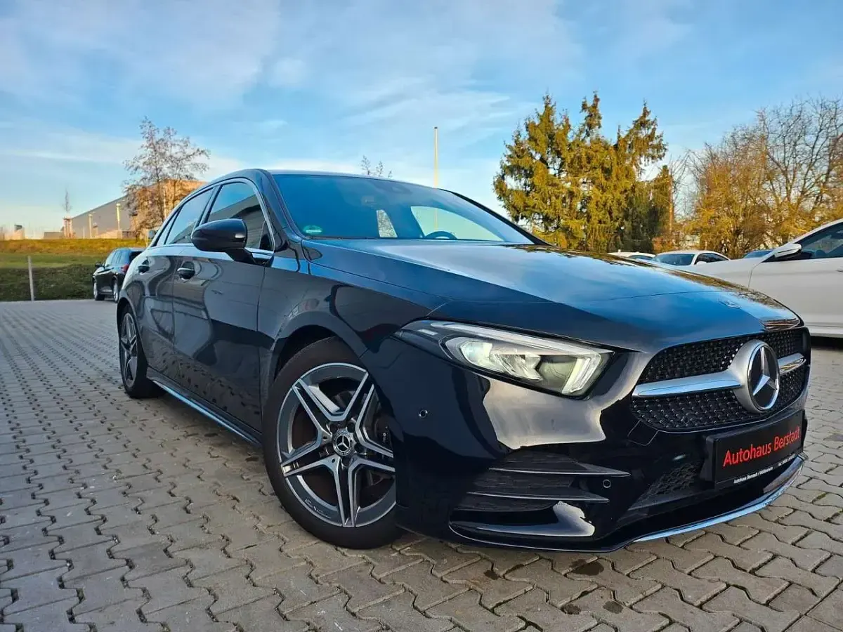 Gebraucht Mercedes A200 AMG line 163 PS (119 kW) 2018 Schwarz Limousine
