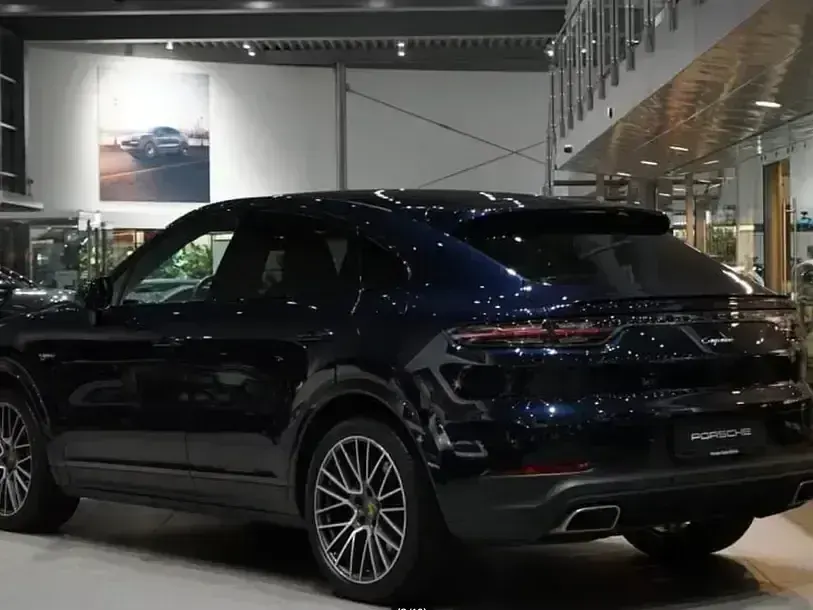 Gebraucht Porsche Cayenne E-Hybrid Coupe 462 PS (339 kW) 2022 Blau SUV