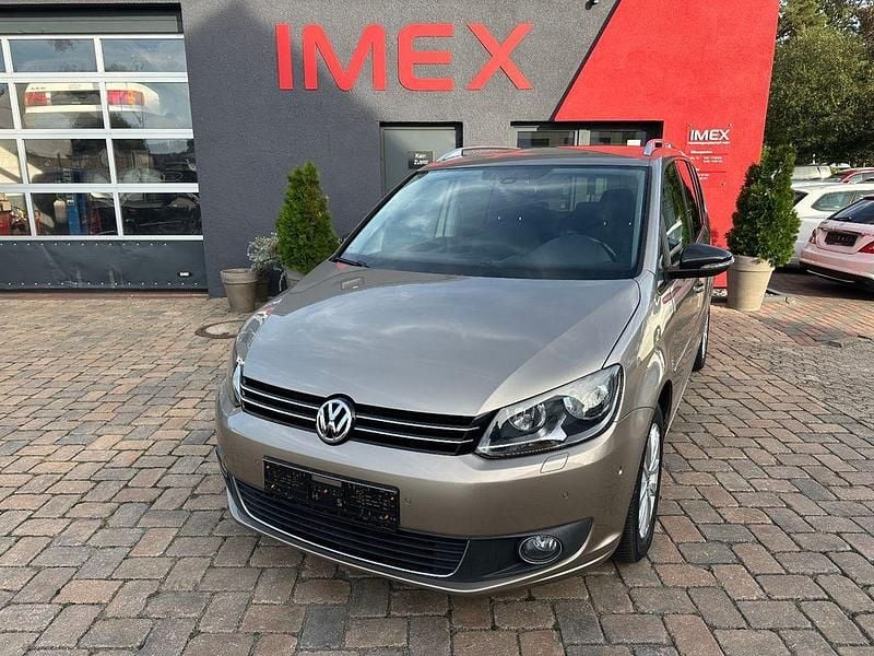 Beige Gebraucht 2011 VW Touran Style Van / Kleinbus | 8.290 € (Fairer Preis) - Bild 1/4