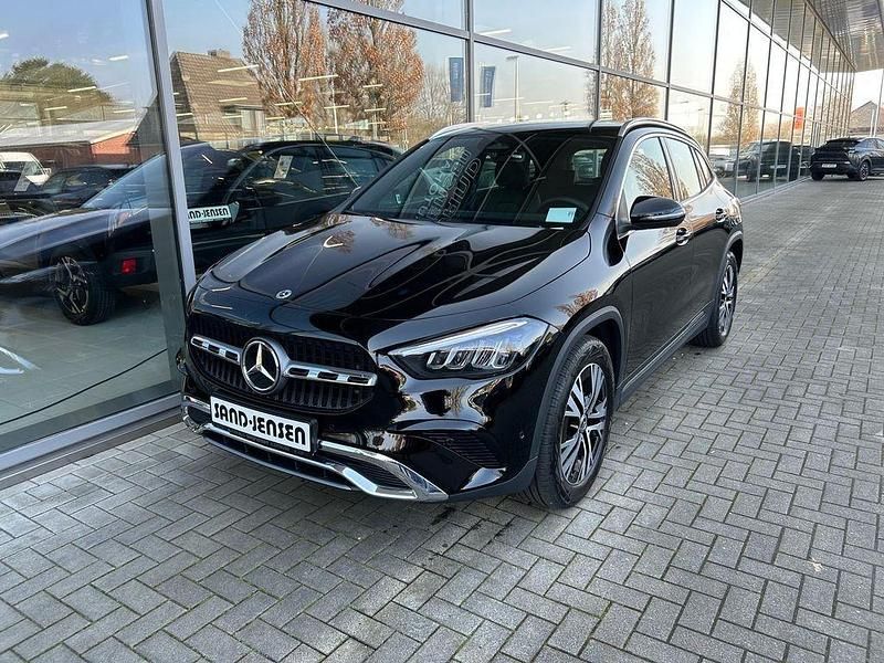 Gebraucht Mercedes GLA200 Advanced 150 PS (110 kW) 2025 Nachtschwarz SUV