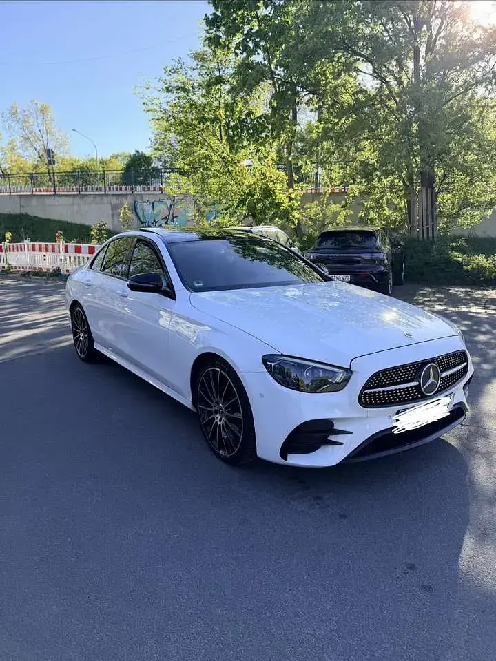 Gebraucht Mercedes E220 194 PS (142 kW) 2021 Weiß Limousine