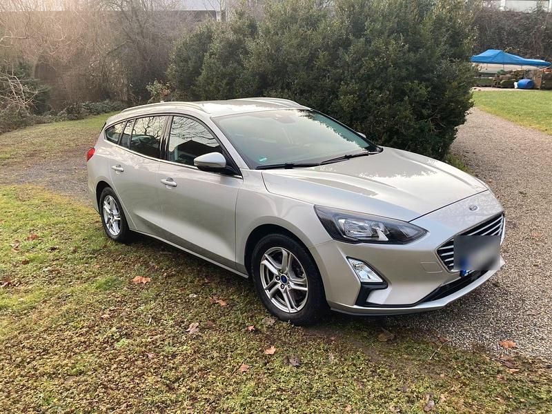 Gebraucht Ford Focus Trend 125 PS (91 kW) 2022 Silber Kombi