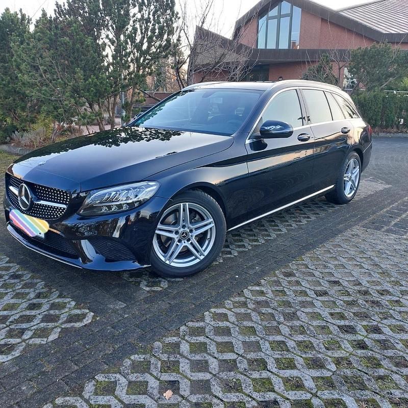 Schwarz Gebraucht 2019 Mercedes C220 Kombi | 19.000 € (Superpreis) - Bild 1/4