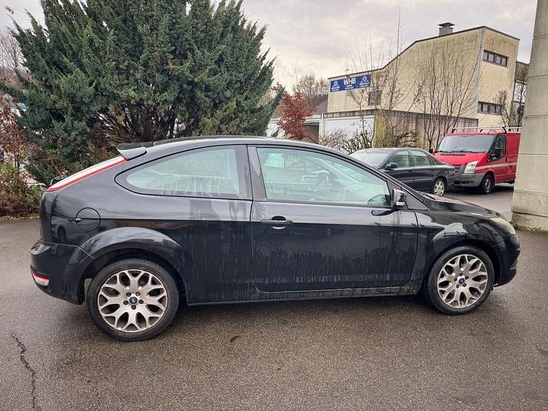 Używany Ford Focus Sport 116 KM (85 kW) 2008 Czarny Sedan/Limuzyna