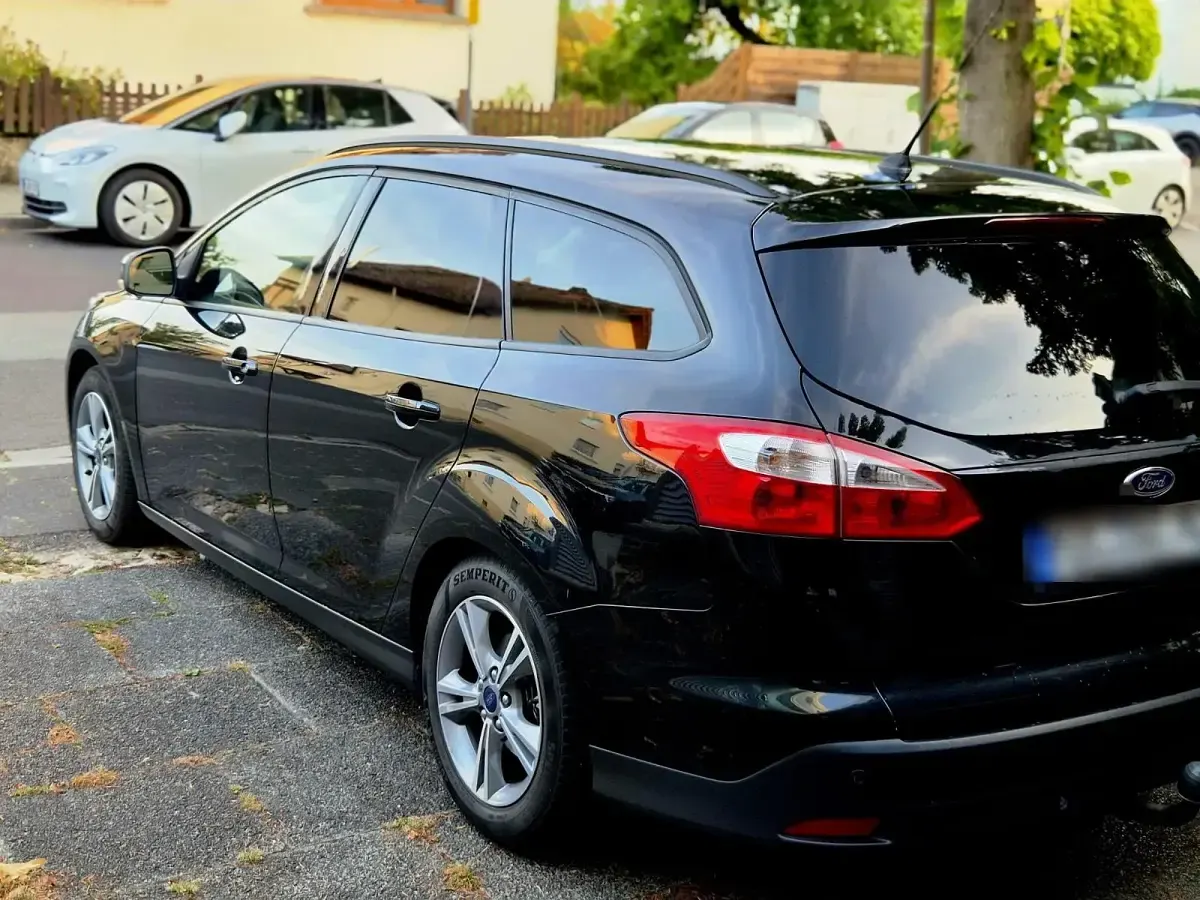 Gebraucht Ford Focus Sport 125 PS (91 kW) 2014 Schwarz Kombi