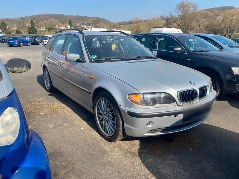 Gebraucht BMW 320 170 PS (125 kW) 2005 Grau Kombi