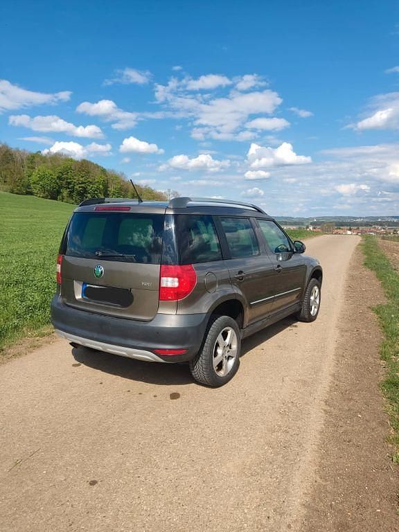 Gebraucht Skoda Yeti Elegance 105 PS (77 kW) 2013 Braun SUV