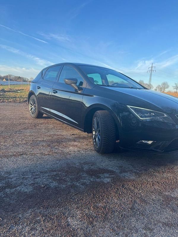 Usata Seat Leon CONNECT 110 CV (80 kW) 2016 Nero Berlina