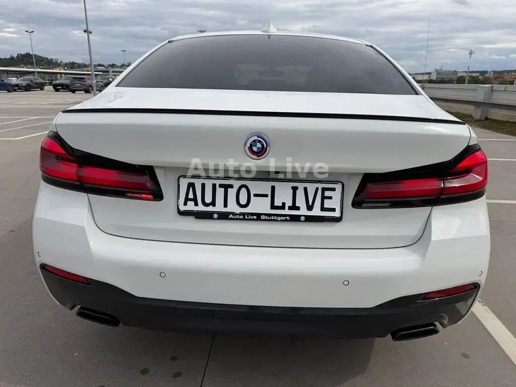 Gebraucht BMW 530 M Sport 245 PS (180 kW) 2023 Weiß Limousine