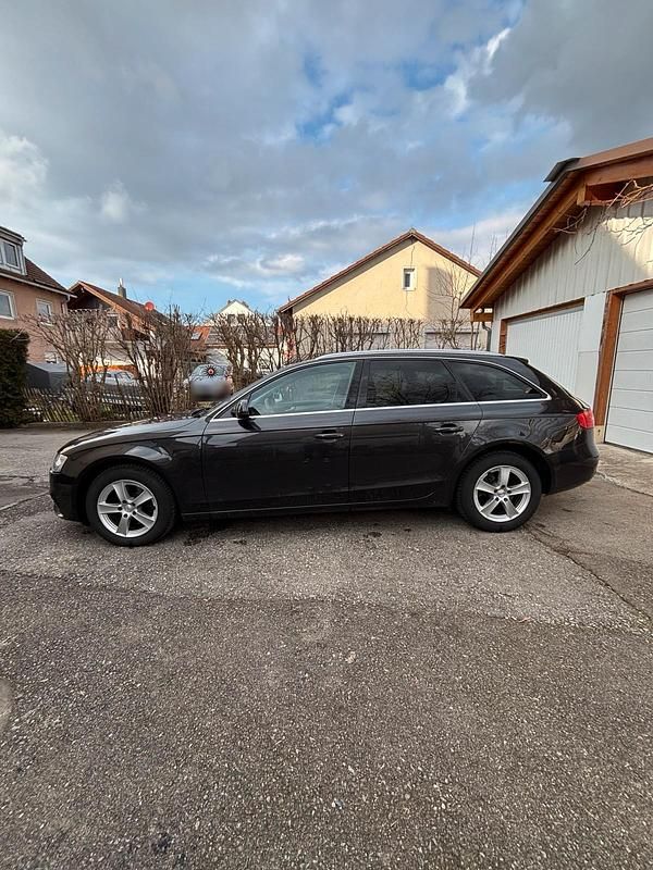 Gebraucht Audi A4 150 PS (110 kW) 2015 Schwarz Kombi