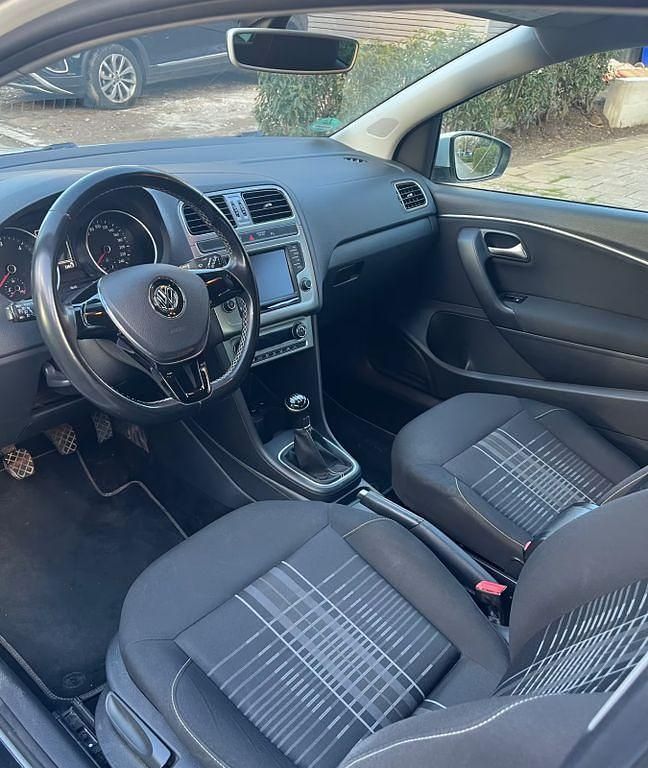 Gebraucht VW Polo LOUNGE 90 PS (66 kW) 2015 Weiß Kleinwagen