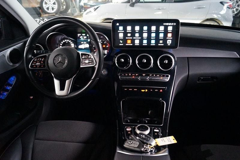 Gebraucht Mercedes C300e 194 PS (142 kW) 2020 Schwarz Limousine