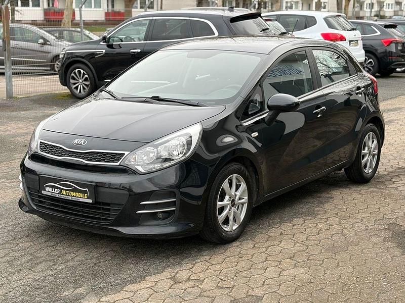 Gebraucht Kia Rio Spirit 86 PS (63 kW) 2016 Schwarz Kleinwagen