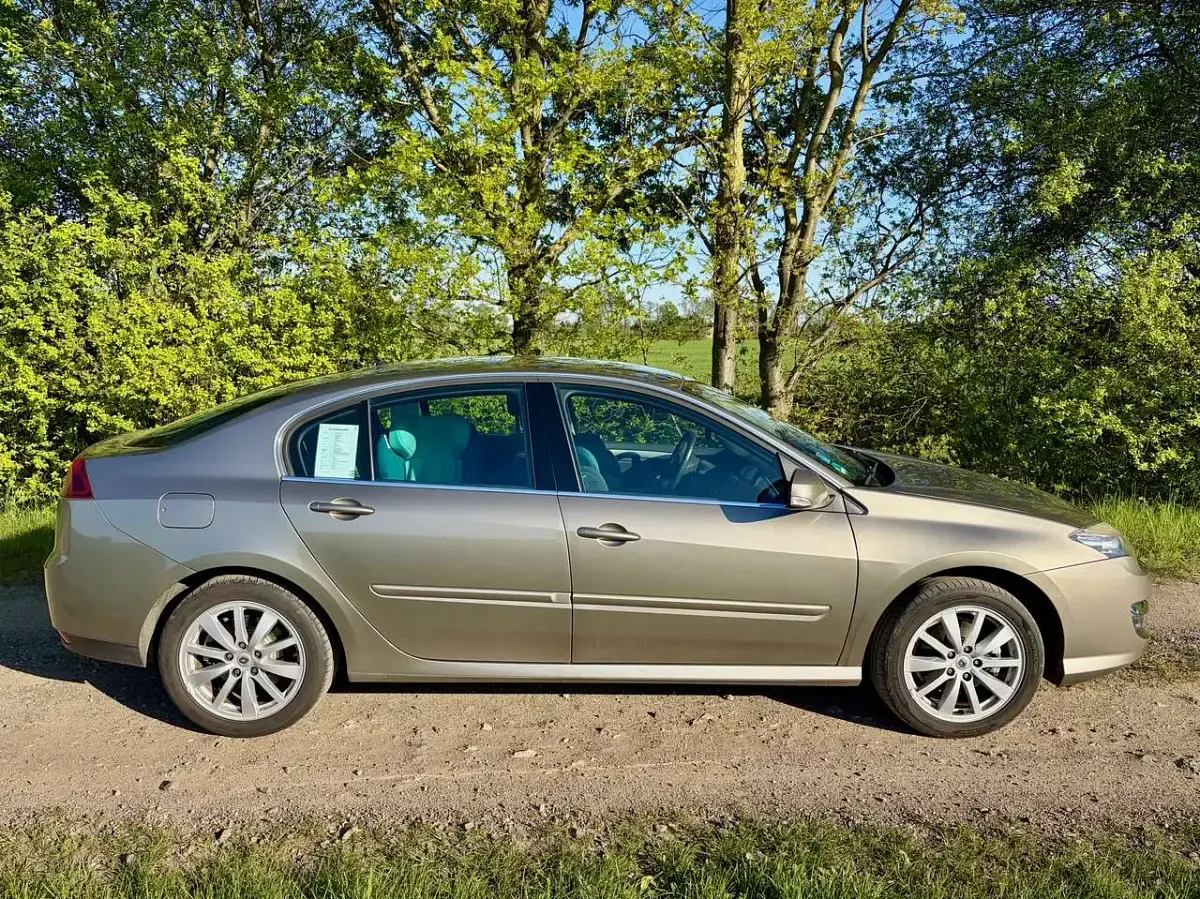 Gebraucht Renault Laguna III Dynamique 140 PS (102 kW) 2011 Kleinwagen
