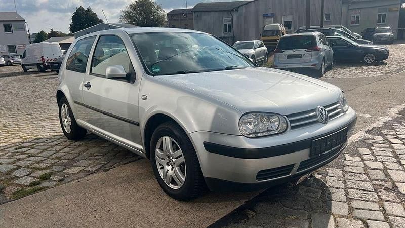 Silber Gebraucht 2001 VW Golf IV Comfortline Limousine | 1.990 € (Teuer) - Bild 1/4