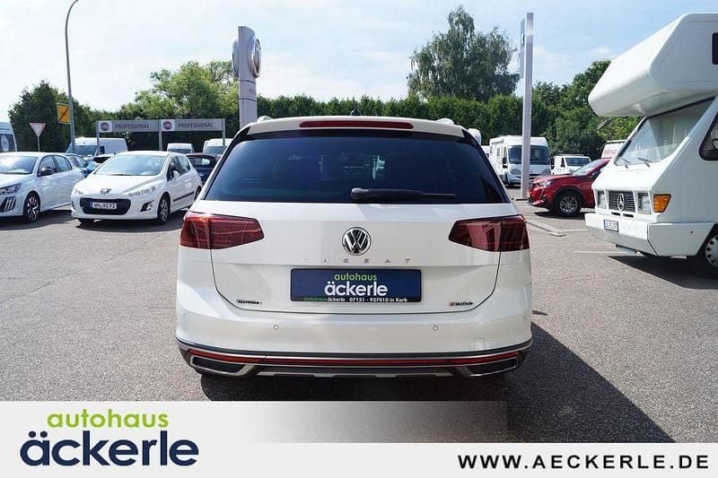 Gebraucht VW Passat Alltrack 190 PS (139 kW) 2019 Oryxwhite perlmutteffekt Kombi