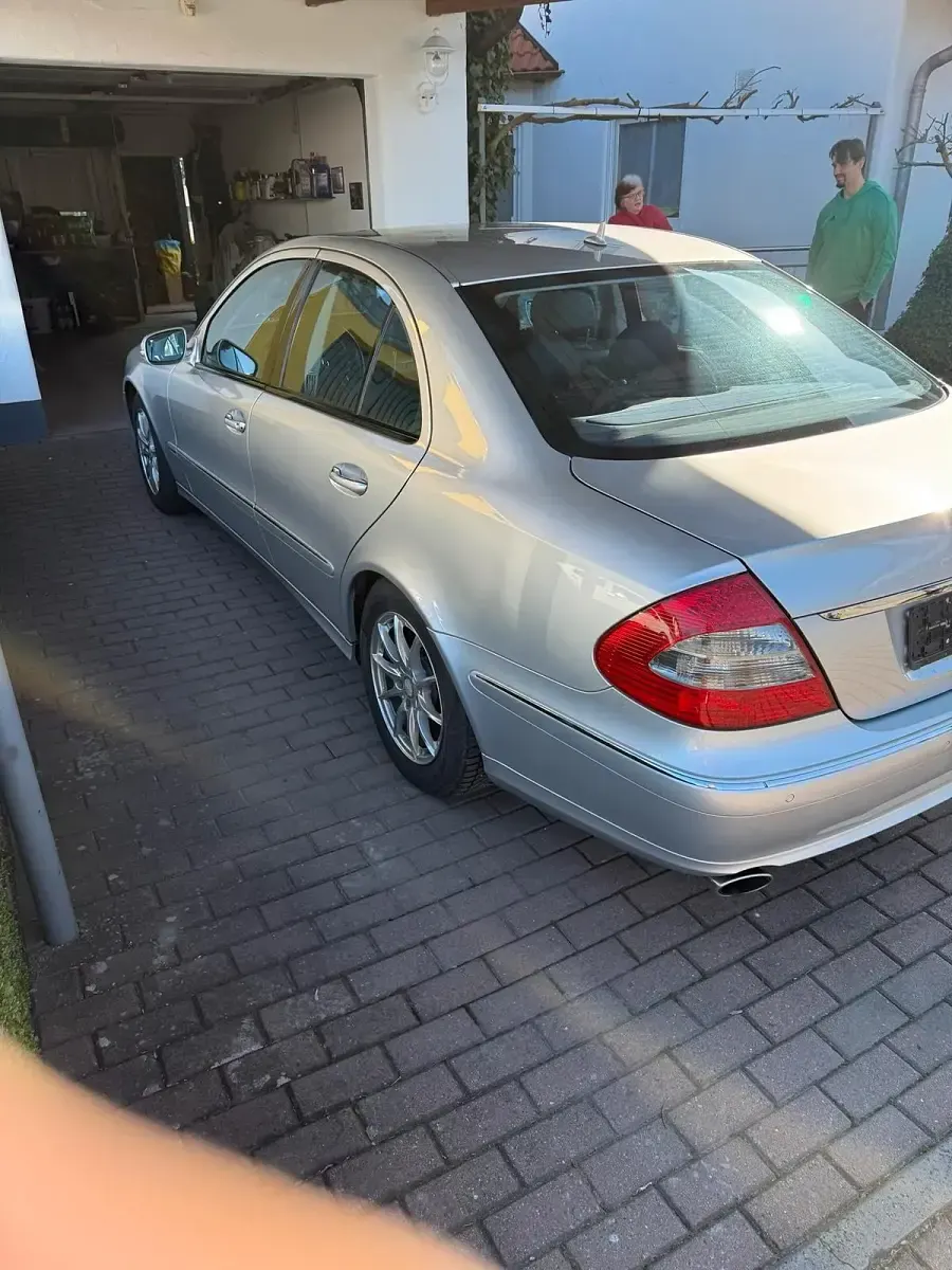 Gebraucht Mercedes E350 Avantgarde 292 PS (214 kW) 2009 Silber Limousine