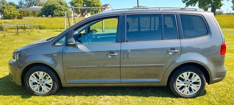 Andere farben Gebraucht 2014 VW Touran Life Van / Kleinbus | 8.900 € (Fairer Preis) - Bild 1/4
