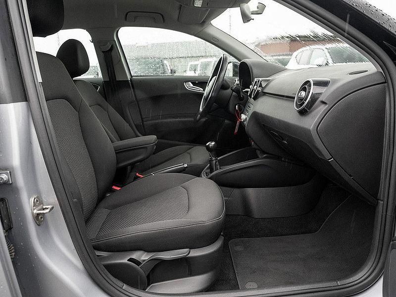 Gebraucht Audi A1 Sportback Comfort 125 PS (91 kW) 2016 Florettsilber Kleinwagen