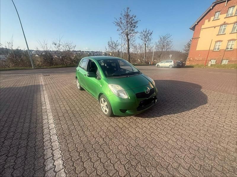 Gebraucht Toyota Yaris 70 PS (51 kW) 2007 Grün Kleinwagen