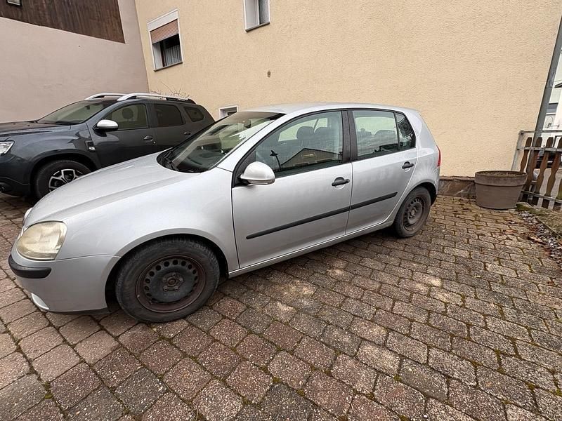 Gebraucht VW Golf IV 105 PS (77 kW) 2004 Silber Kleinwagen