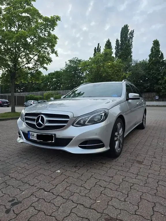 Gebraucht Mercedes E220 Edition 170 PS (125 kW) 2014 Silber Limousine