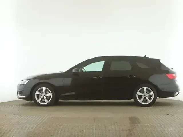Gebraucht Audi A4 Advanced 204 PS (150 kW) 2023 Brillantschwarz Kombi