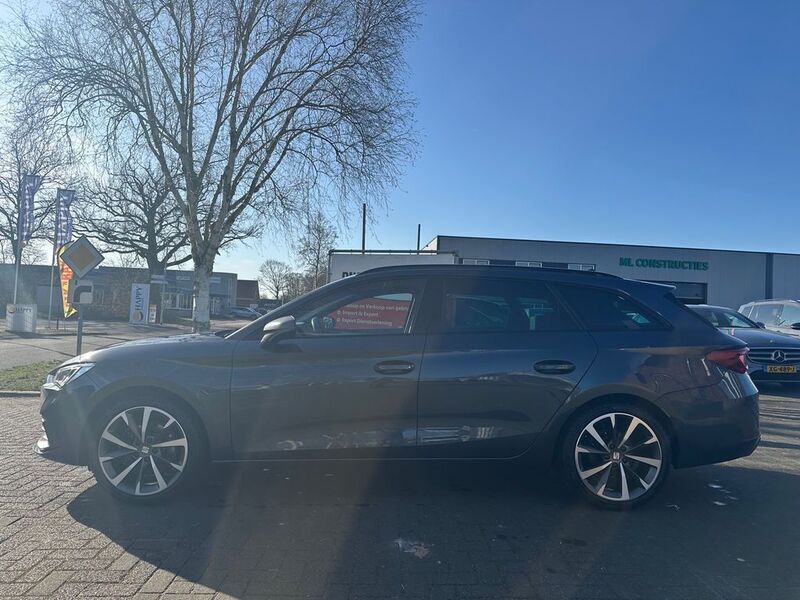 Grau Gebraucht 2020 Seat Leon FR Limousine | 11.304 € (Fairer Preis) - Bild 1/4
