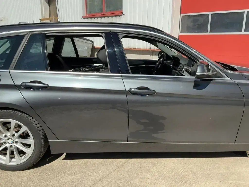 Gebraucht BMW 330 Luxury Line 252 PS (185 kW) 2018 Grau Kombi