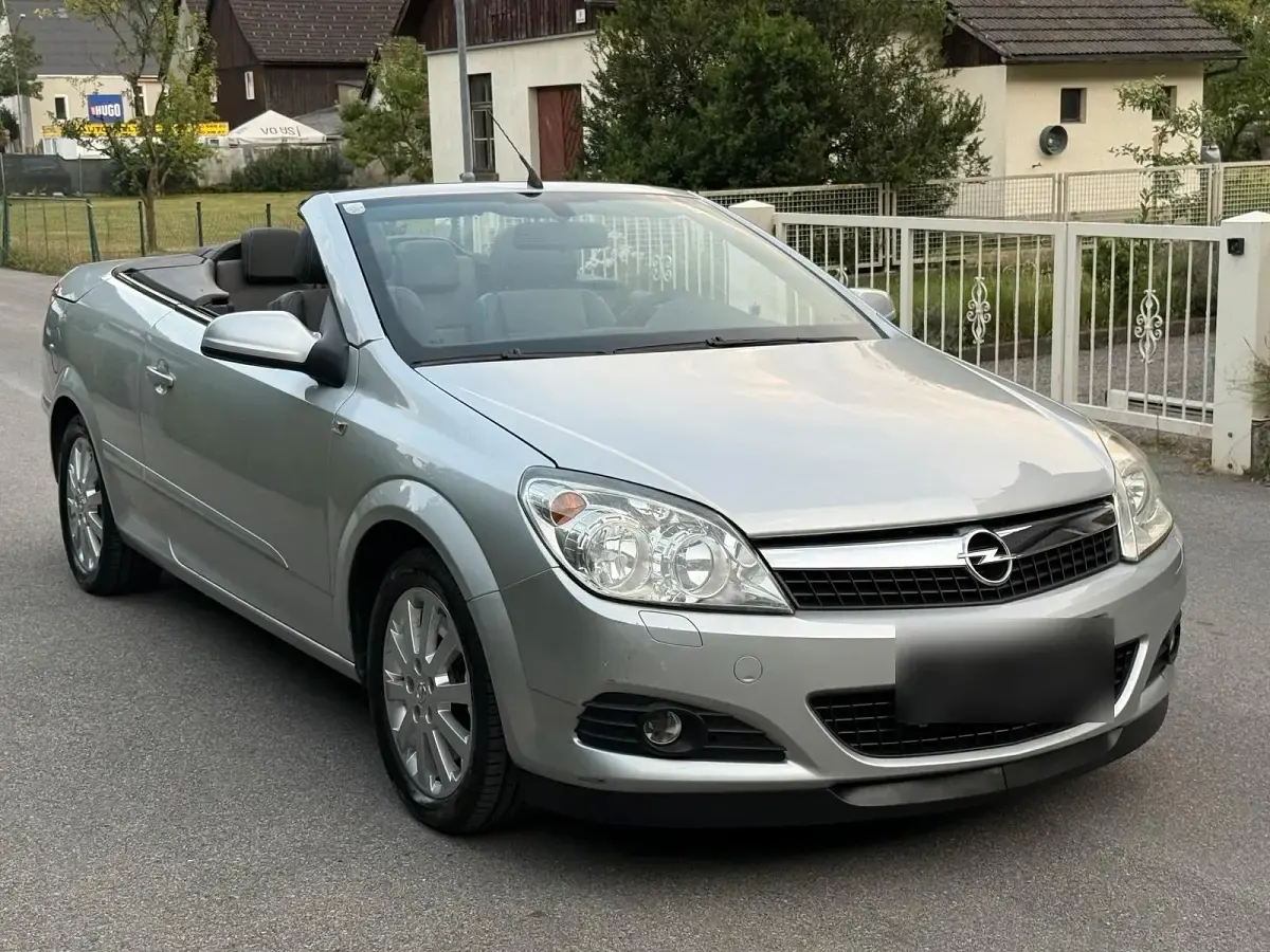Gebraucht Opel Astra 150 PS (110 kW) 2010 Cabrio