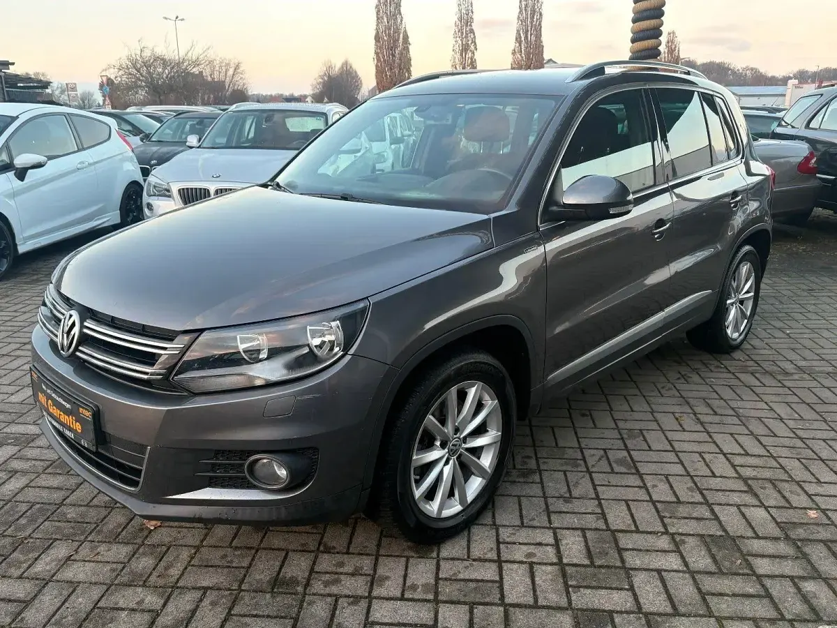 Gebraucht VW Tiguan LOUNGE 150 PS (110 kW) 2016 Grau SUV