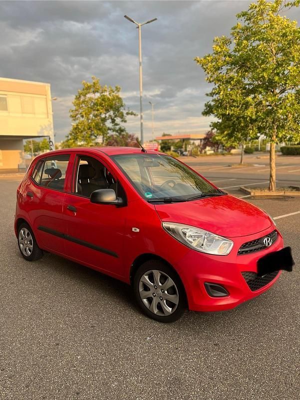 Rot Gebraucht 2012 Hyundai i10 Kleinwagen | 3.000 € (Etwas zu teuer) - Bild 1/4