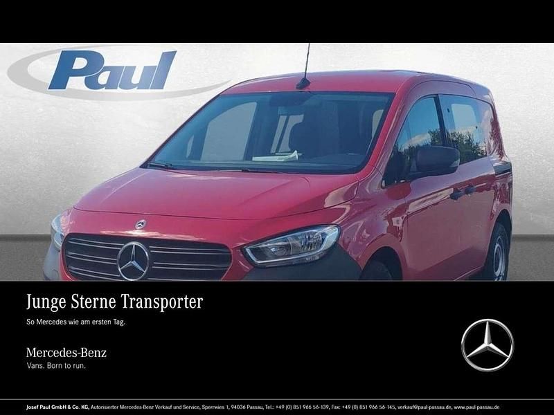Rot Gebraucht 2023 Mercedes Citan 112 Van / Kleinbus | 18.981 € (Fairer Preis) - Bild 1/4