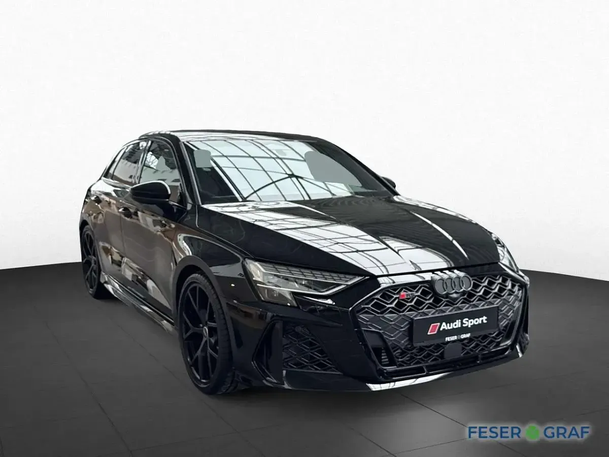 Neu Audi RS3 Ambiente 400 PS (294 kW) 2026 Mythosschwarz metallic Limousine