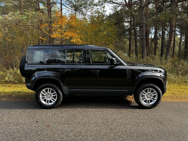 Schwarz Gebraucht 2021 Land Rover Defender SUV | 54.900 € (Guter Preis) - Bild 1/4