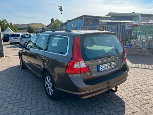 Gebraucht Volvo V70 Pro 241 PS (177 kW) 2012 Braun metallic Kombi