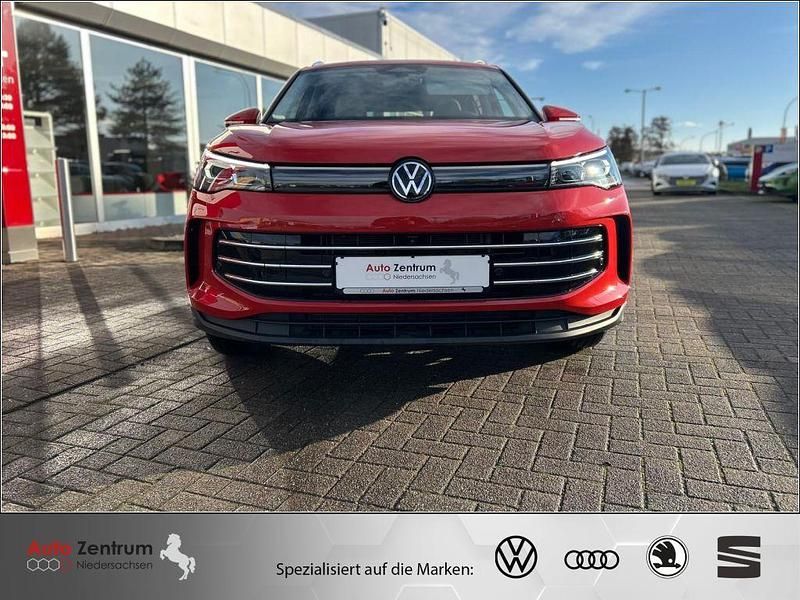 Gebraucht VW Tiguan Elegance 150 PS (110 kW) 2025 Rot SUV