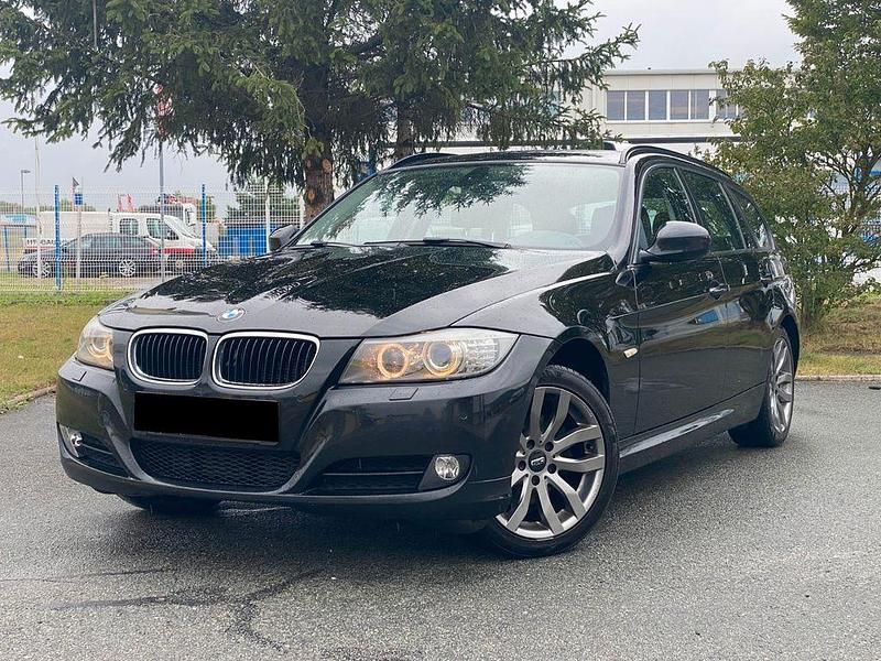 Schwarz Gebraucht 2010 BMW 318 Sport Line Kombi | 4.450 € (Guter Preis) - Bild 1/4