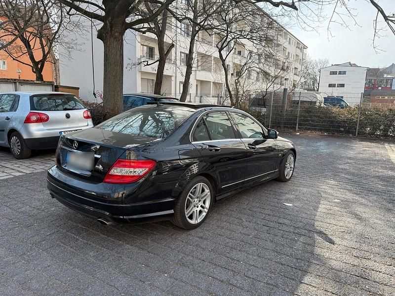 Gebraucht Mercedes C320 224 PS (164 kW) 2009 Schwarz Limousine