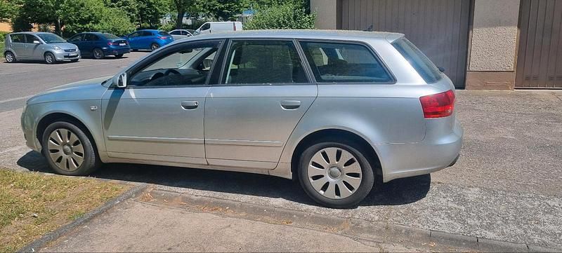 Grau Gebraucht 2005 Audi A4 Kombi | 1.500 € (Superpreis) - Bild 1/4