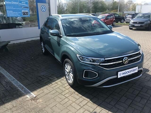 Gebraucht VW T-Roc Style 150 PS (110 kW) 2024 Blau (petroleum blue metallic) SUV