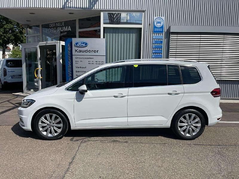 Gebraucht VW Touran Highline 190 PS (139 kW) 2019 Pure white Van / Kleinbus